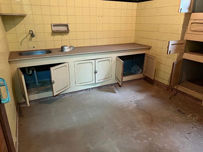 Casas en venta y pisos alquiler - 2