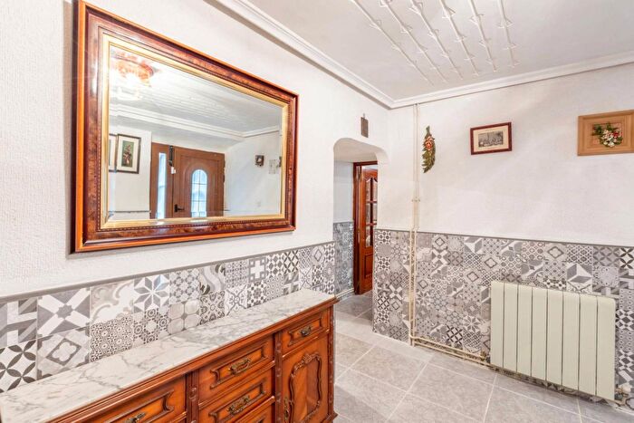 Casas en venta y pisos alquiler - 2