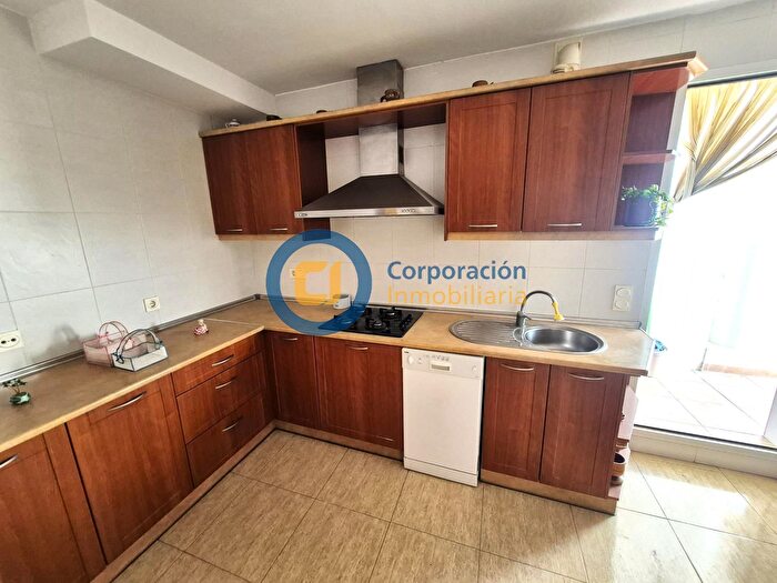 Casas en venta y pisos alquiler - 3