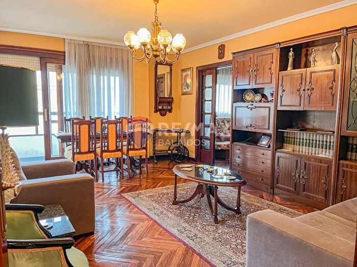Casas en venta y pisos alquiler - 3