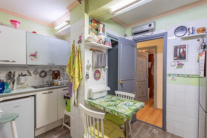 Casas en venta y pisos alquiler - 3