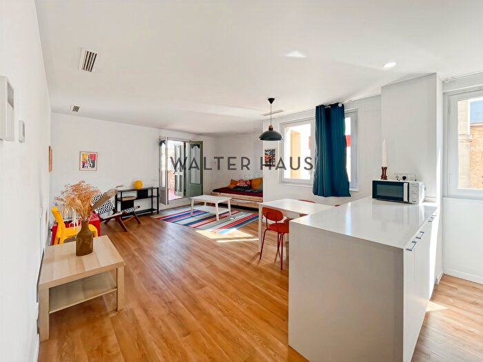 Casas en venta y pisos alquiler - 1