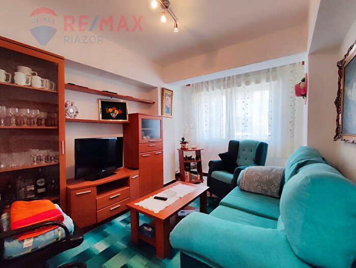 Casas en venta y pisos alquiler - 1