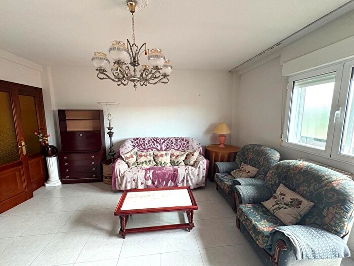 Casas en venta y pisos alquiler - 1