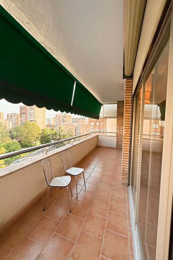 Piso en alquiler en Ciudad Lineal, Costillares de 3 habitaciones