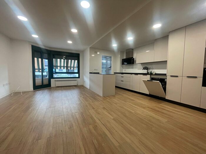 Casas en venta y pisos alquiler - 1