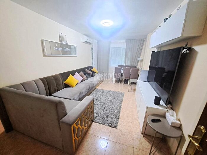 Casas en venta y pisos alquiler - 1