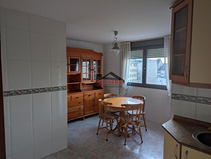 Piso en venta en O Barco de Valdeorras, Ourense de 3 habitaciones