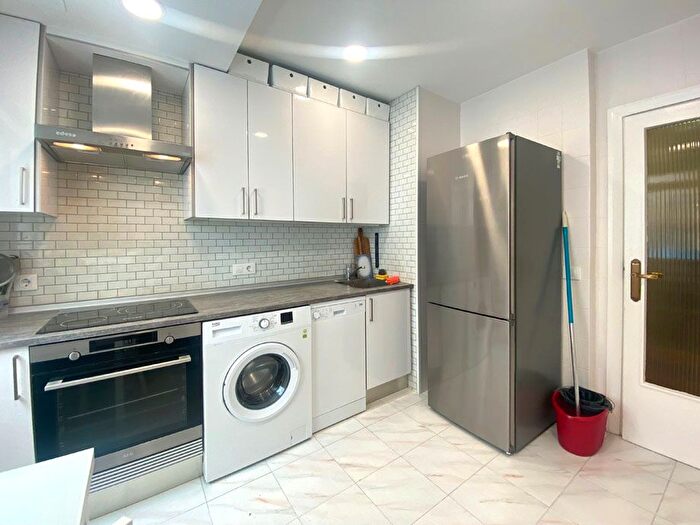 Casas en venta y pisos alquiler - 3