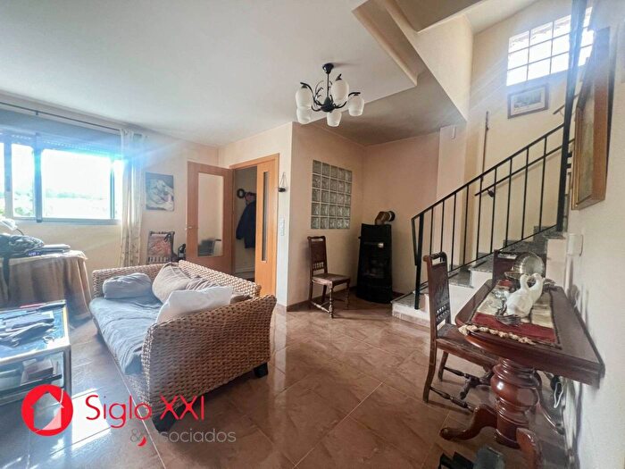 Casas en venta y pisos alquiler - 2