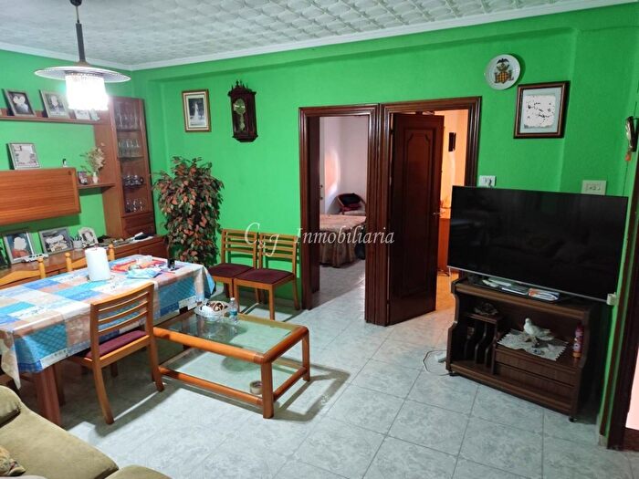 Casas en venta y pisos alquiler - 1