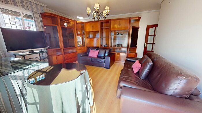 Casas en venta y pisos alquiler - 2