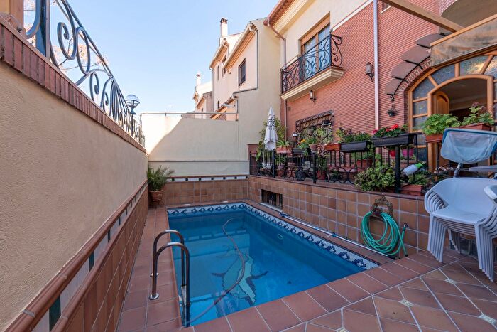 Casas en venta y pisos alquiler - 1
