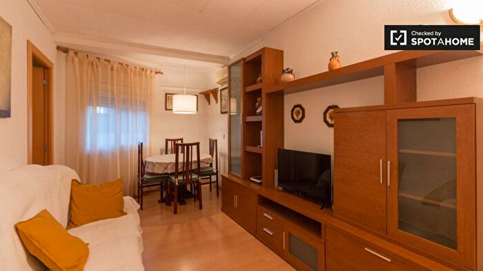 Piso en alquiler en Nou Barris, Vilapicina i la Torre Llobeta de 3 habitaciones