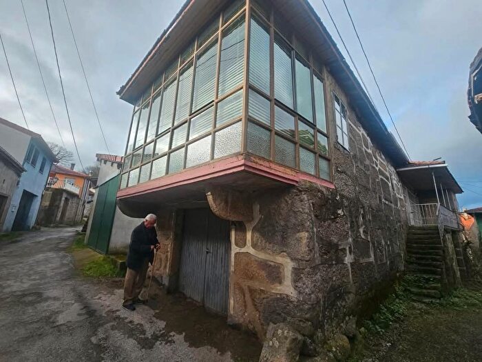 Casa en venta en Rairiz de Veiga, Ourense de 3 habitaciones