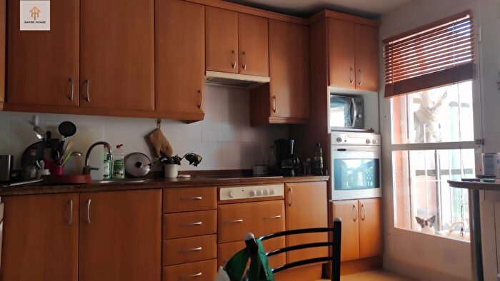 Casas en venta y pisos alquiler - 2