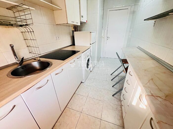 Casas en venta y pisos alquiler - 3