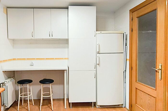 Casas en venta y pisos alquiler - 3