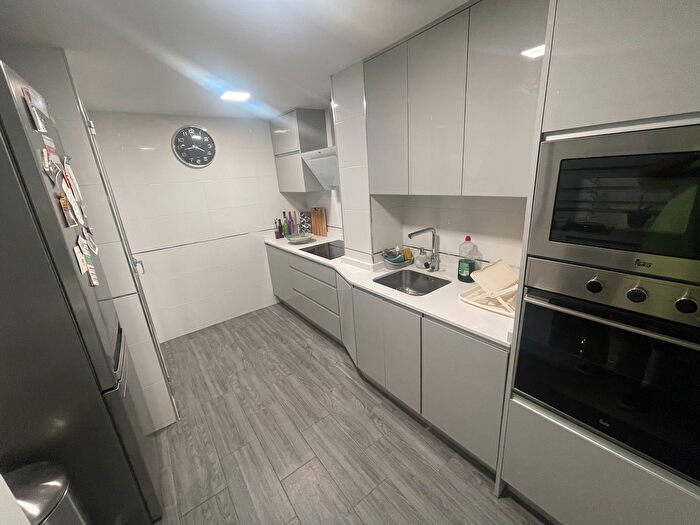 Casas en venta y pisos alquiler - 2
