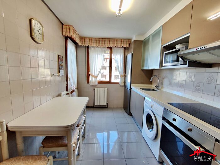 Casas en venta y pisos alquiler - 3