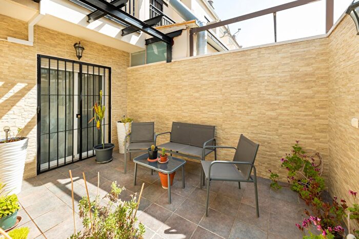 Casas en venta y pisos alquiler - 1