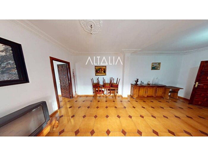 Casas en venta y pisos alquiler - 3
