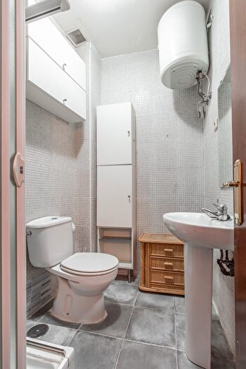 Casas en venta y pisos alquiler - 3