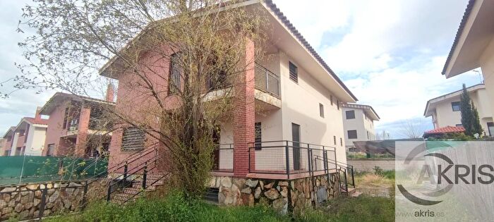 Casas en venta y pisos alquiler - 1