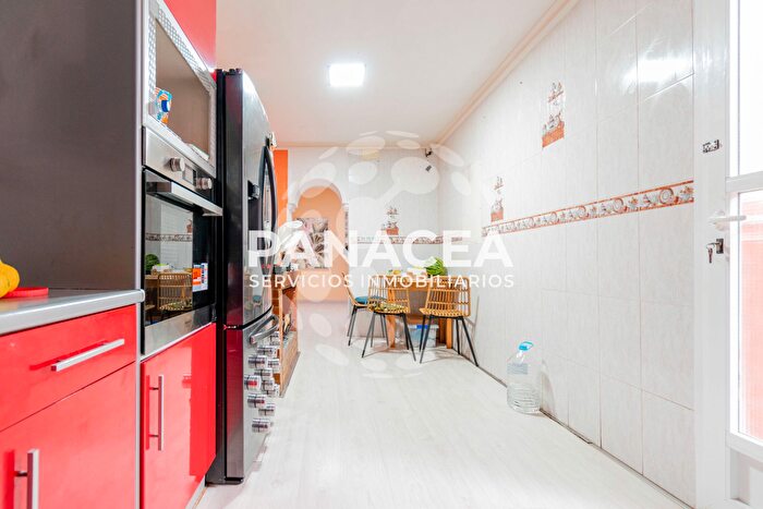 Casas en venta y pisos alquiler - 3