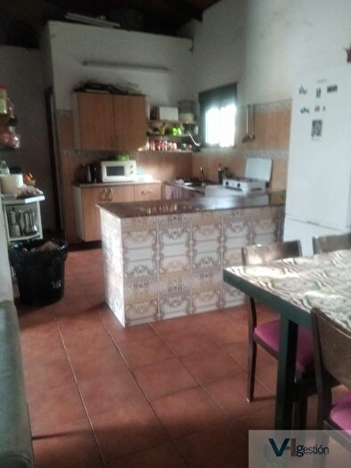 Casas en venta y pisos alquiler - 3