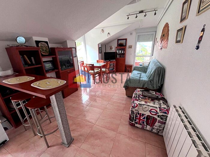 Casas en venta y pisos alquiler - 1