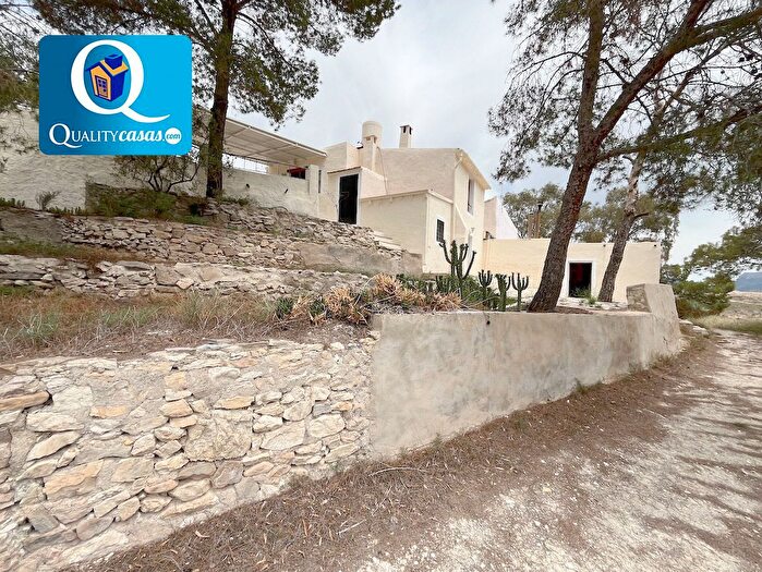 Casa en venta en Jijona Xixona, Alicante de 3 habitaciones