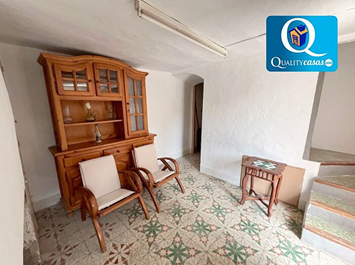 Casas en venta y pisos alquiler - 2