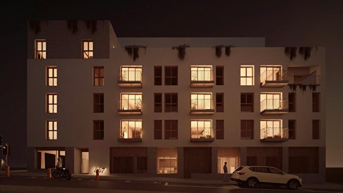 Casas en venta y pisos alquiler - 3