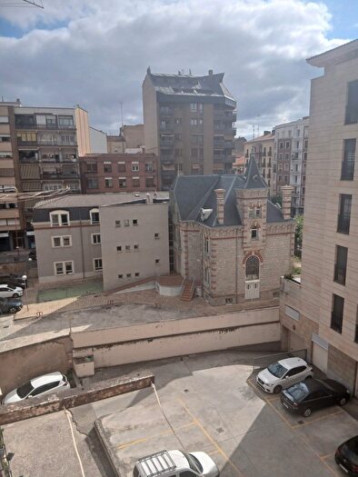 Casas en venta y pisos alquiler - 1