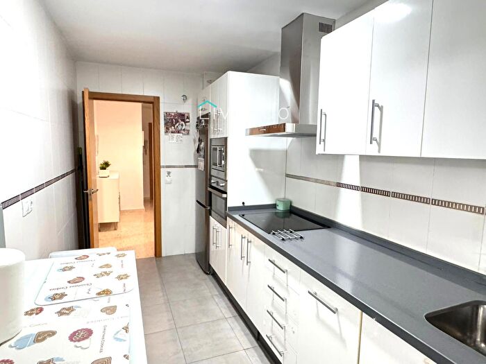 Casas en venta y pisos alquiler - 2