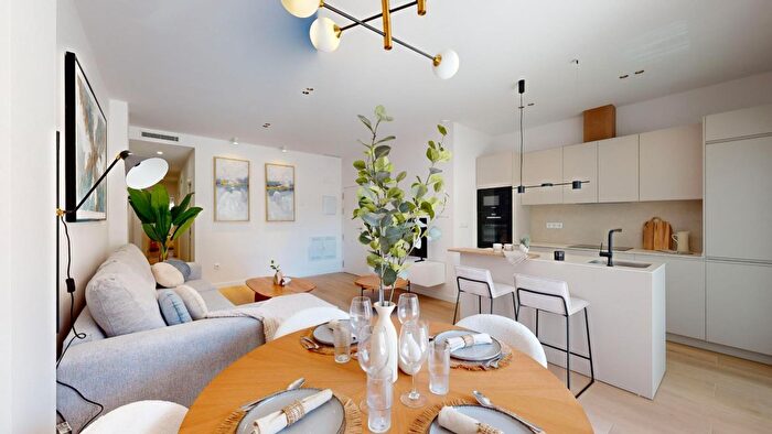 Casas en venta y pisos alquiler - 3