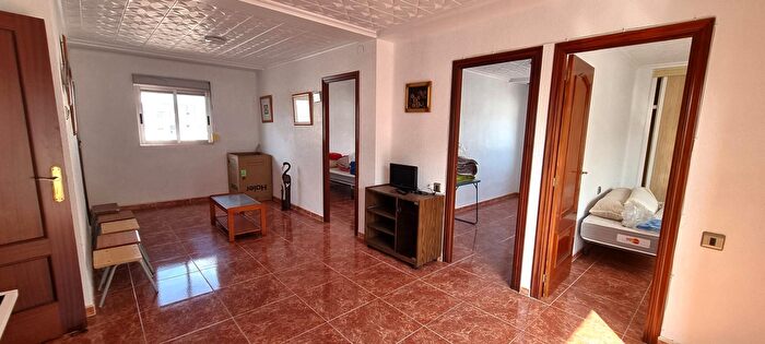 Casas en venta y pisos alquiler - 1