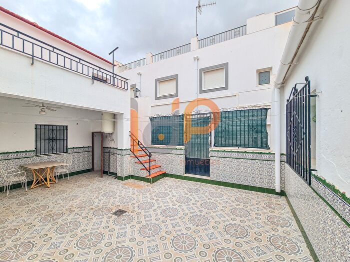 Casas en venta y pisos alquiler - 1