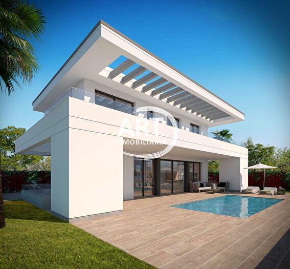 Casa en venta en Meliana, Valencia de 4 habitaciones