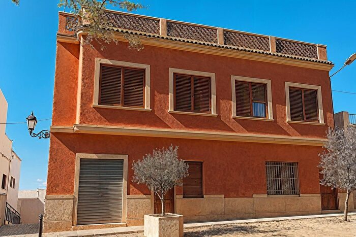 Casas en venta y pisos alquiler - 1