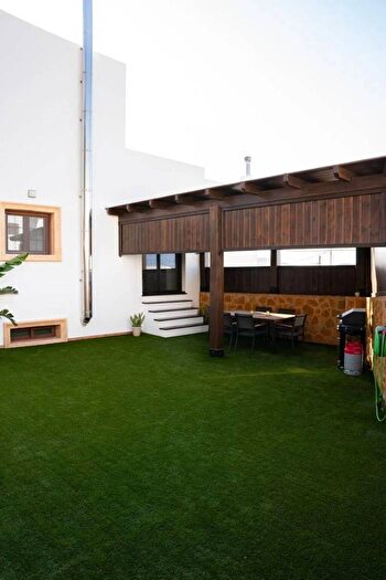 Casas en venta y pisos alquiler - 3