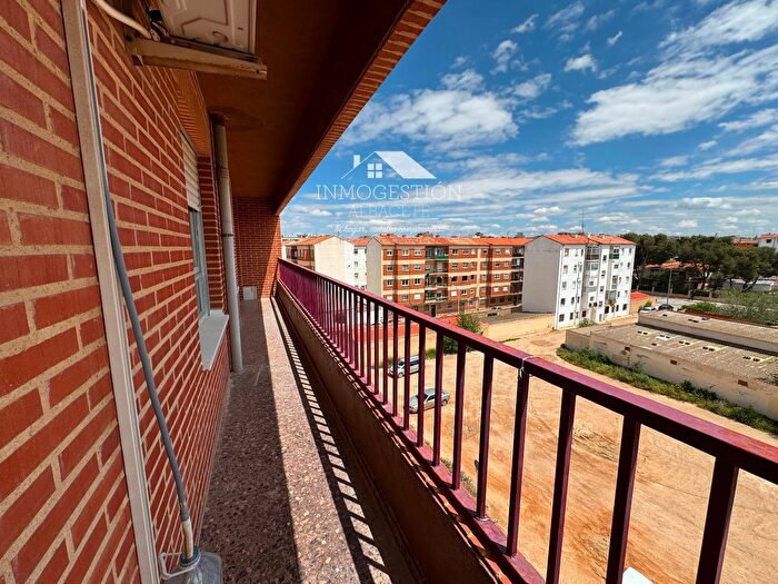 Piso en venta en San Pedro, Albacete Capital de 4 habitaciones
