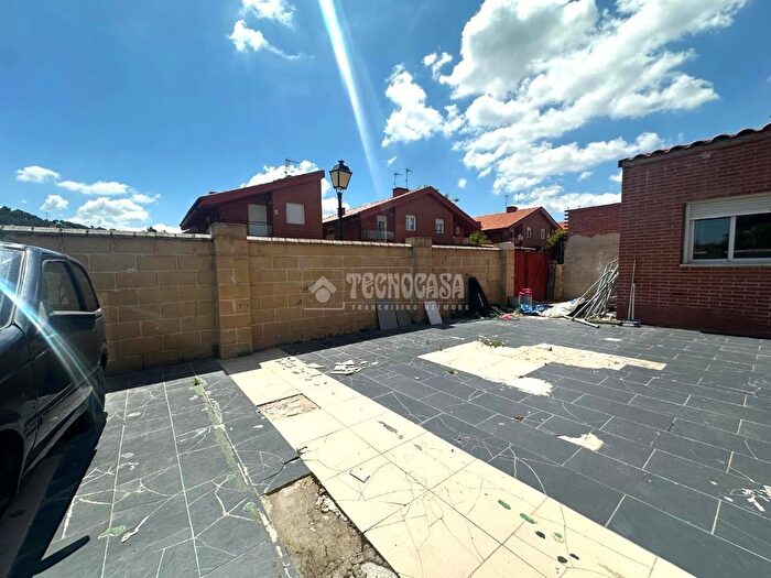 Casa en venta en Renedo de Esgueva, Valladolid de 9 habitaciones