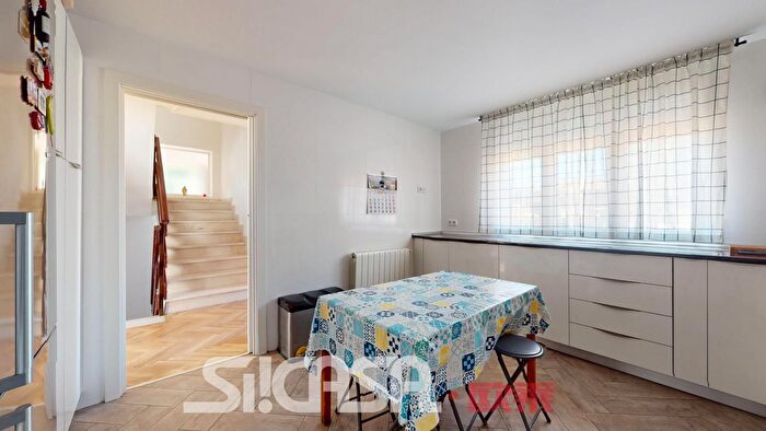 Casas en venta y pisos alquiler - 3