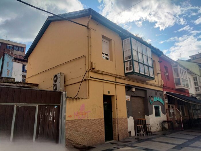 Casas en venta y pisos alquiler - 1