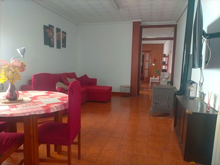 Casas en venta y pisos alquiler - 1