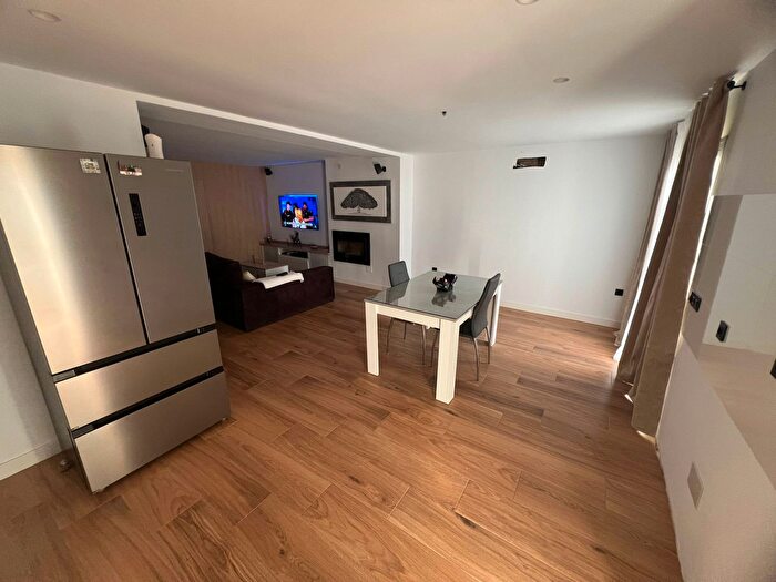 Casas en venta y pisos alquiler - 2