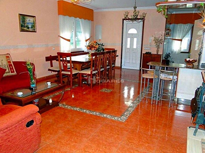Casas en venta y pisos alquiler - 3