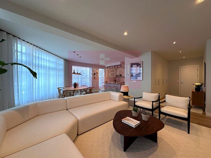 Piso en venta en Centro Recinto Amurallado, Lugo Capital de 4 habitaciones